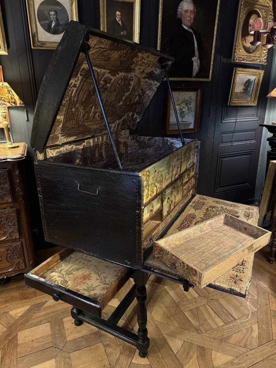 Cabinet de voyage clouté en bois peint et toile de Nantes époque XVIIIème-photo-4