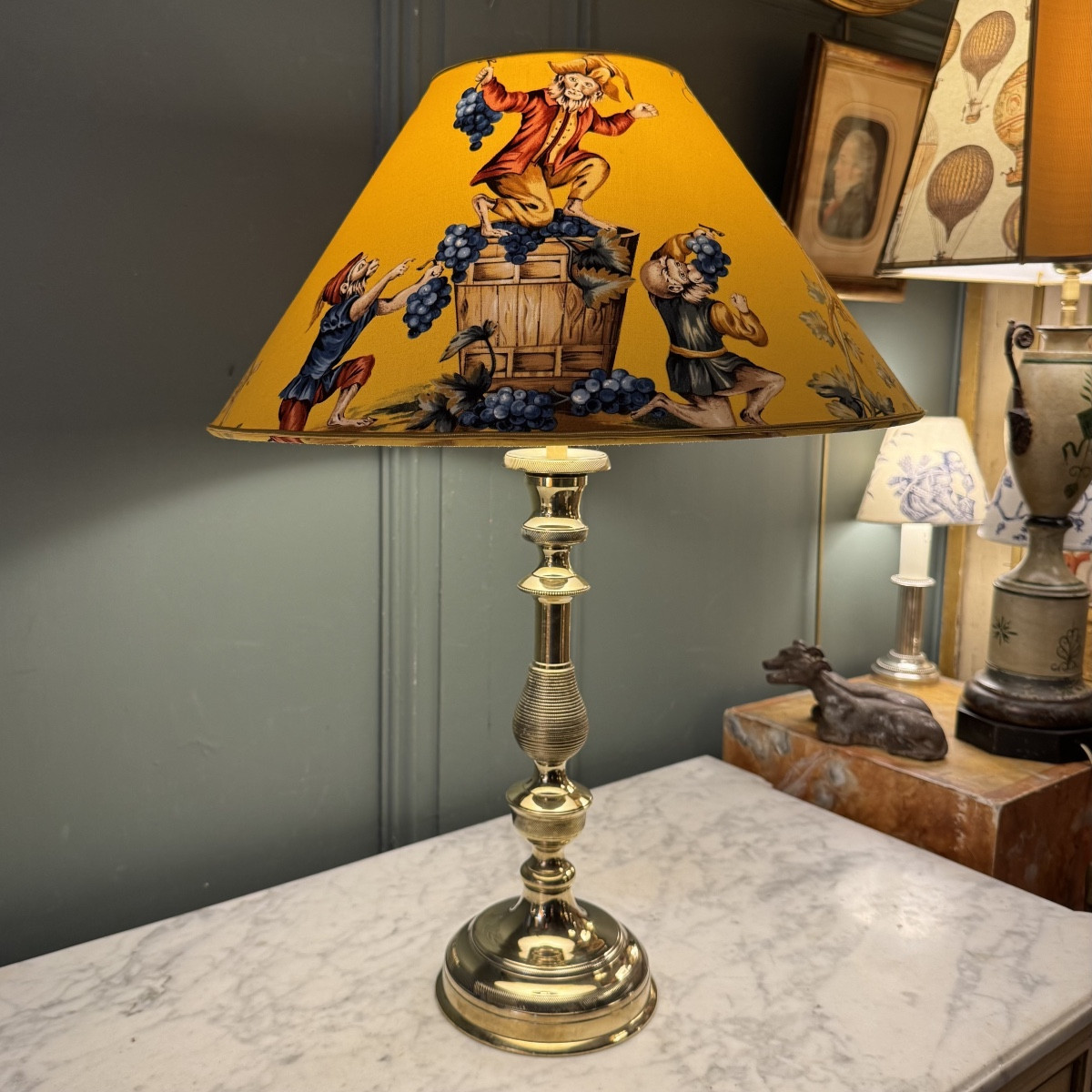 Grande lampe en bronze ciselé XIXème, hauteur 55.5 cm