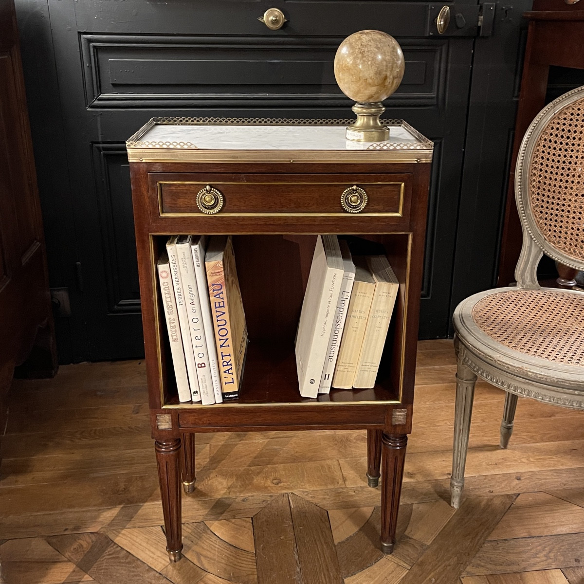 Petit bibus, bibliothèque style Louis XVI