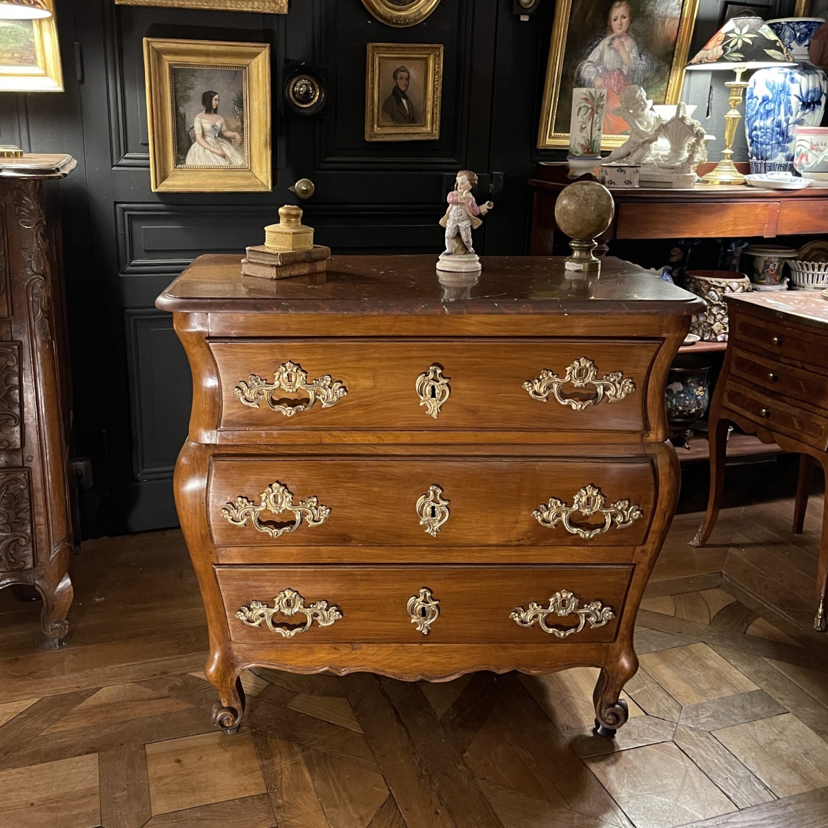 Petite commode tombeau Bordelaise XVIIIème estampillée