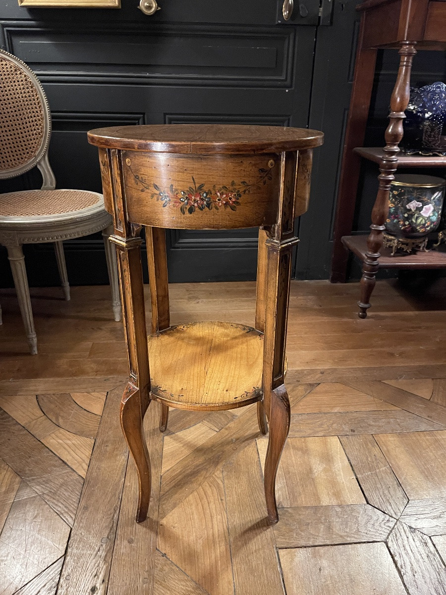 Small Table With Floral Decoration In Transition Style-photo-4
