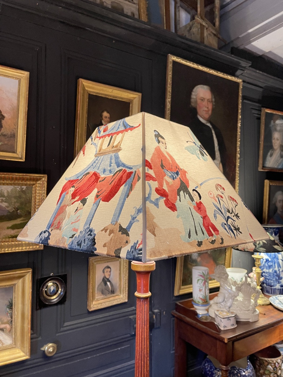 Lampadaire tripode en bois laqué, Hauteur 180 cm-photo-2