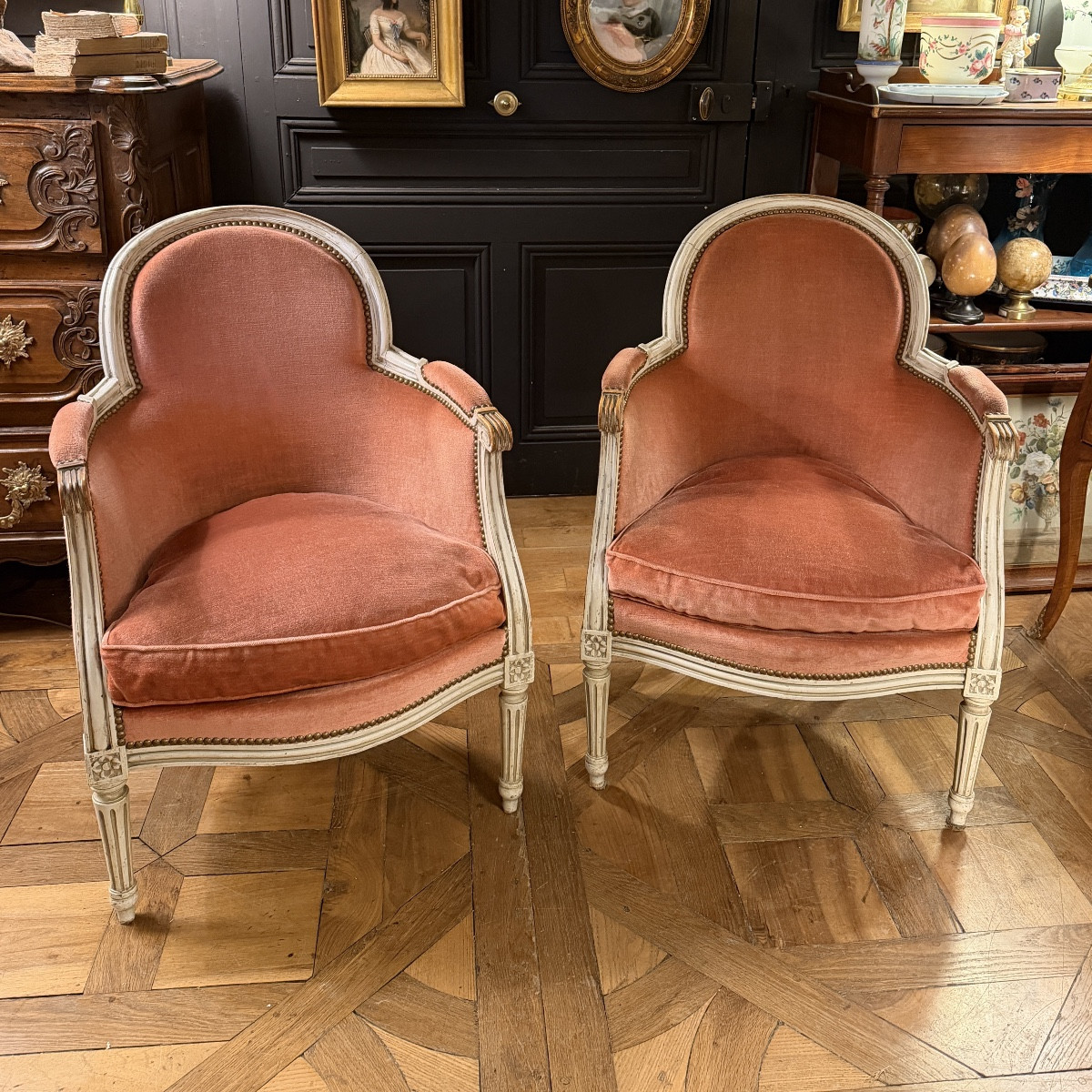 Paire de bergères en bois peint 