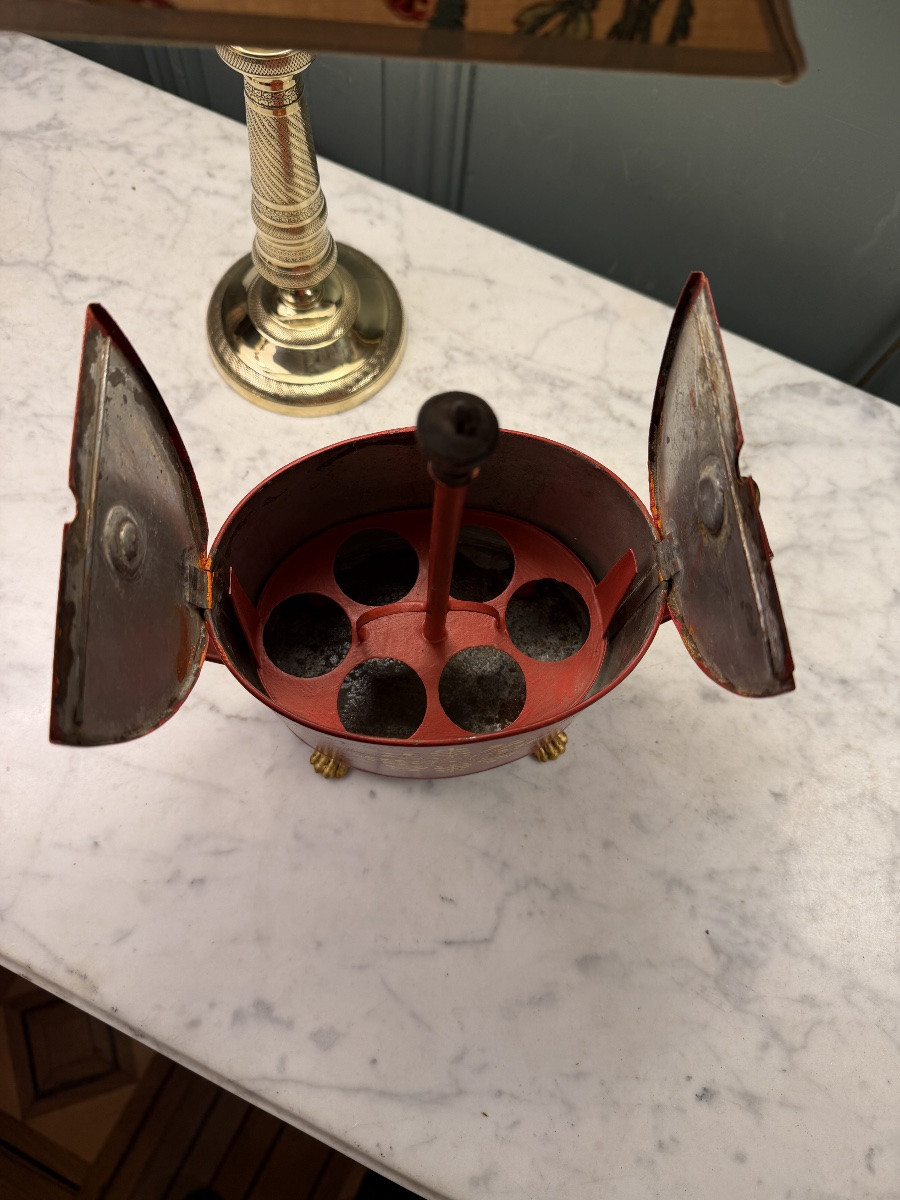 Oeufrier en tôle peinte-photo-3