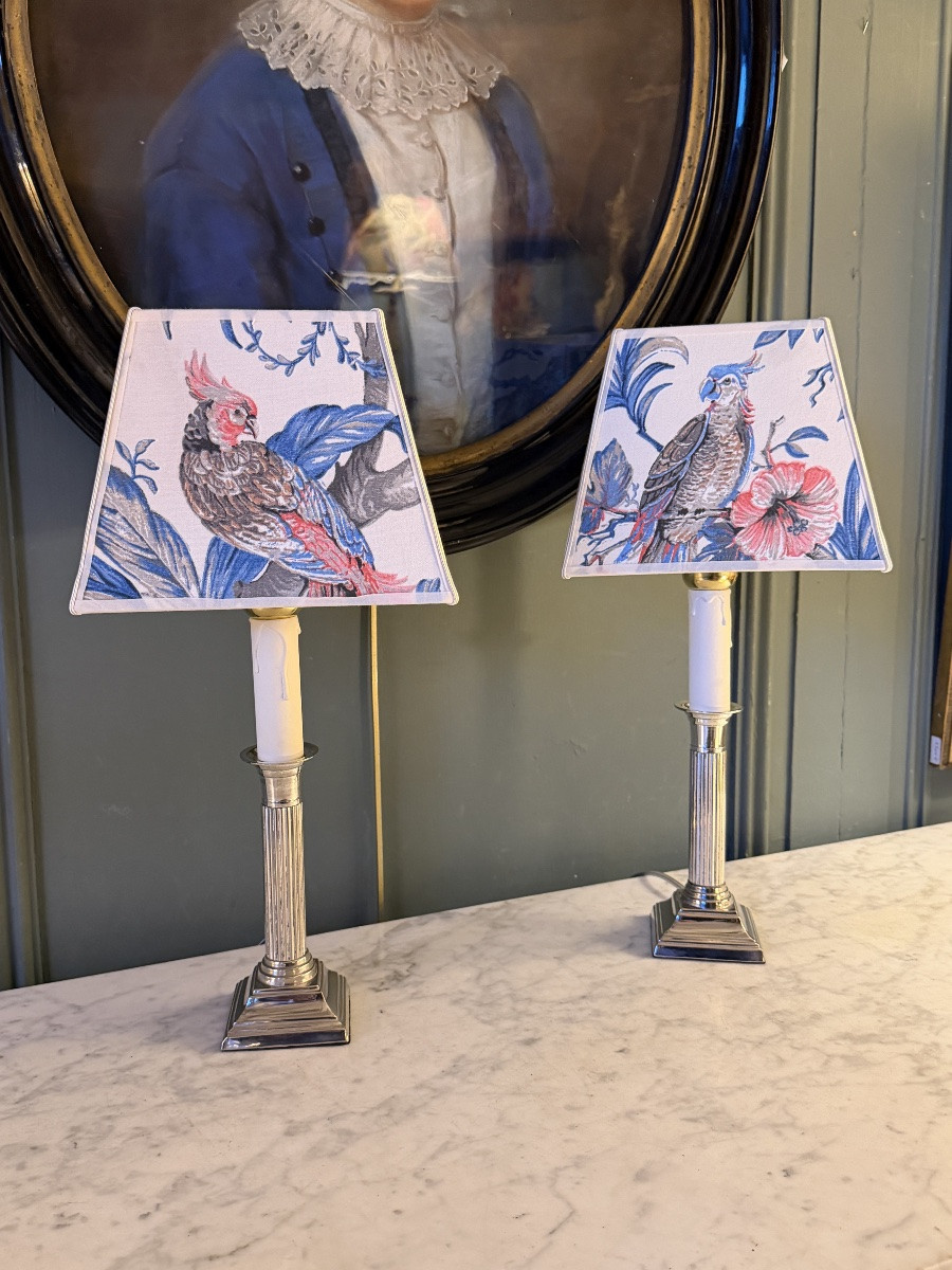 Paire de lampes en m&eacute;tal argent&eacute; style Louis XVI, Hauteur 42 cm-photo-2