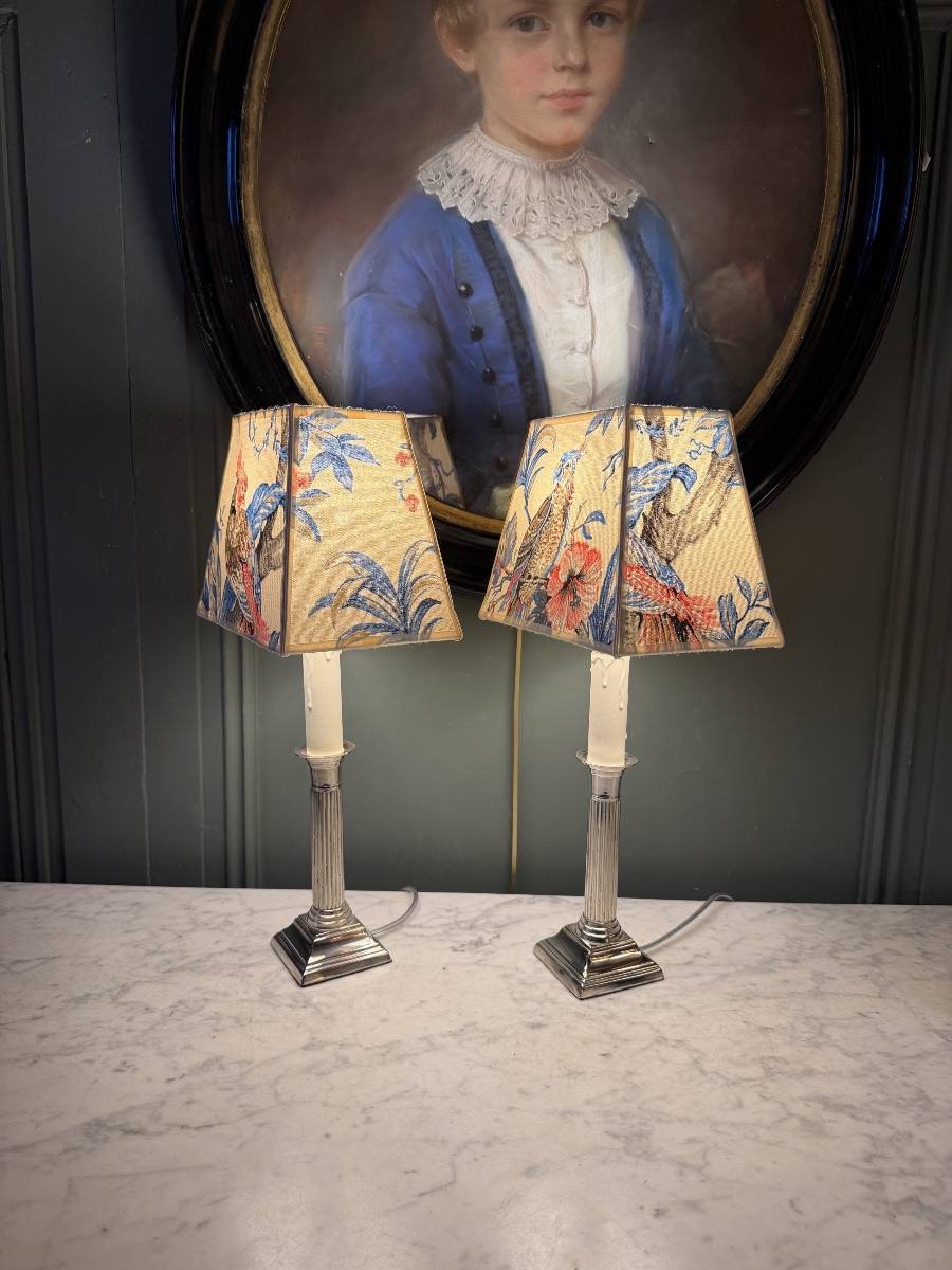 Paire de lampes en m&eacute;tal argent&eacute; style Louis XVI, Hauteur 42 cm-photo-3