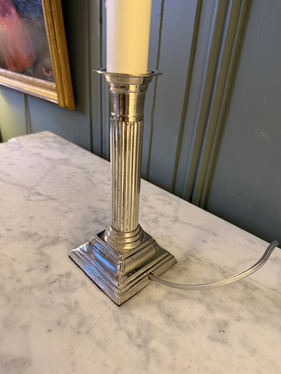 Paire de lampes en m&eacute;tal argent&eacute; style Louis XVI, Hauteur 42 cm-photo-3