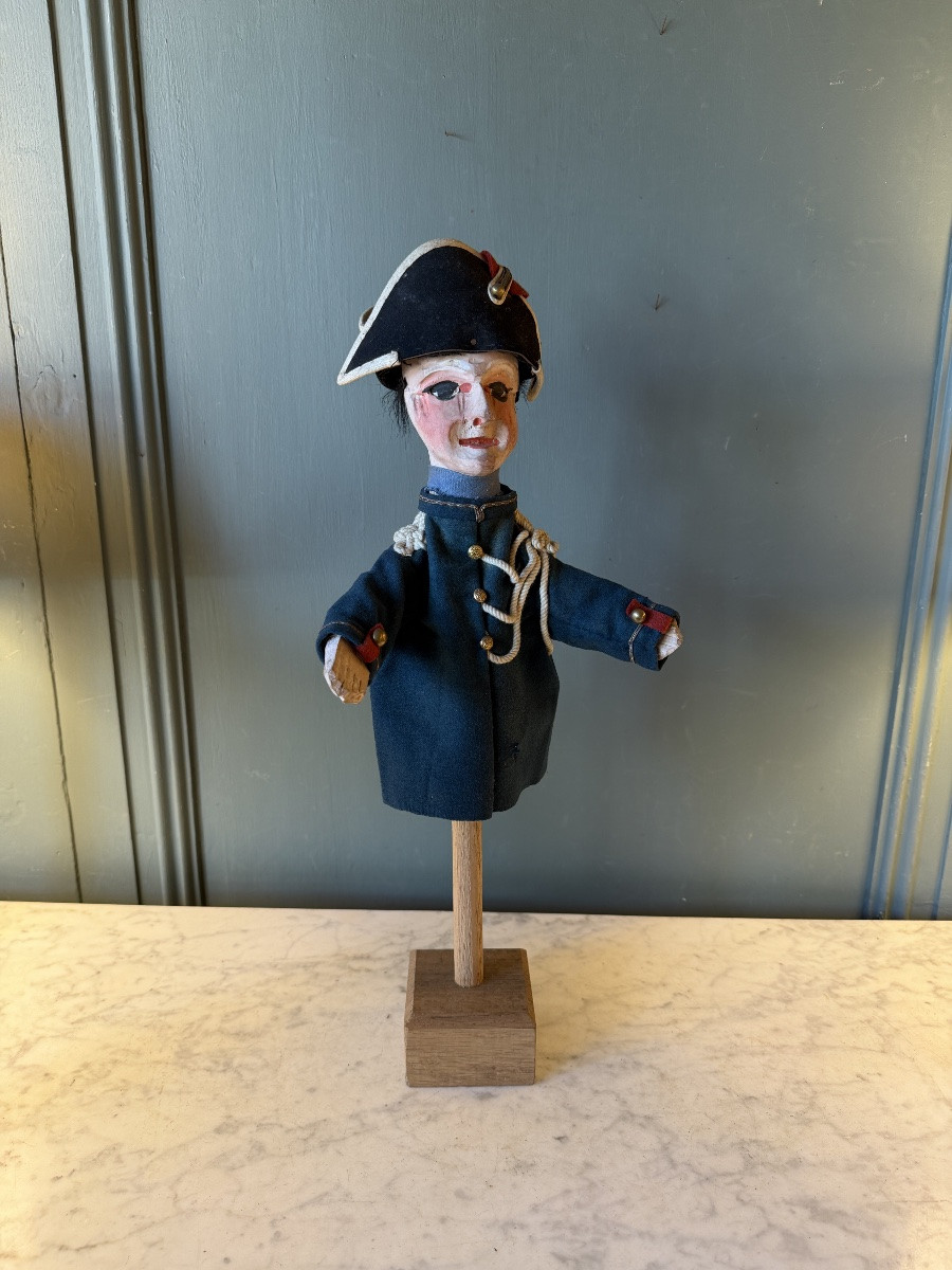 Le gendarme, Marionnette à gaine du théâtre Guignol-photo-2