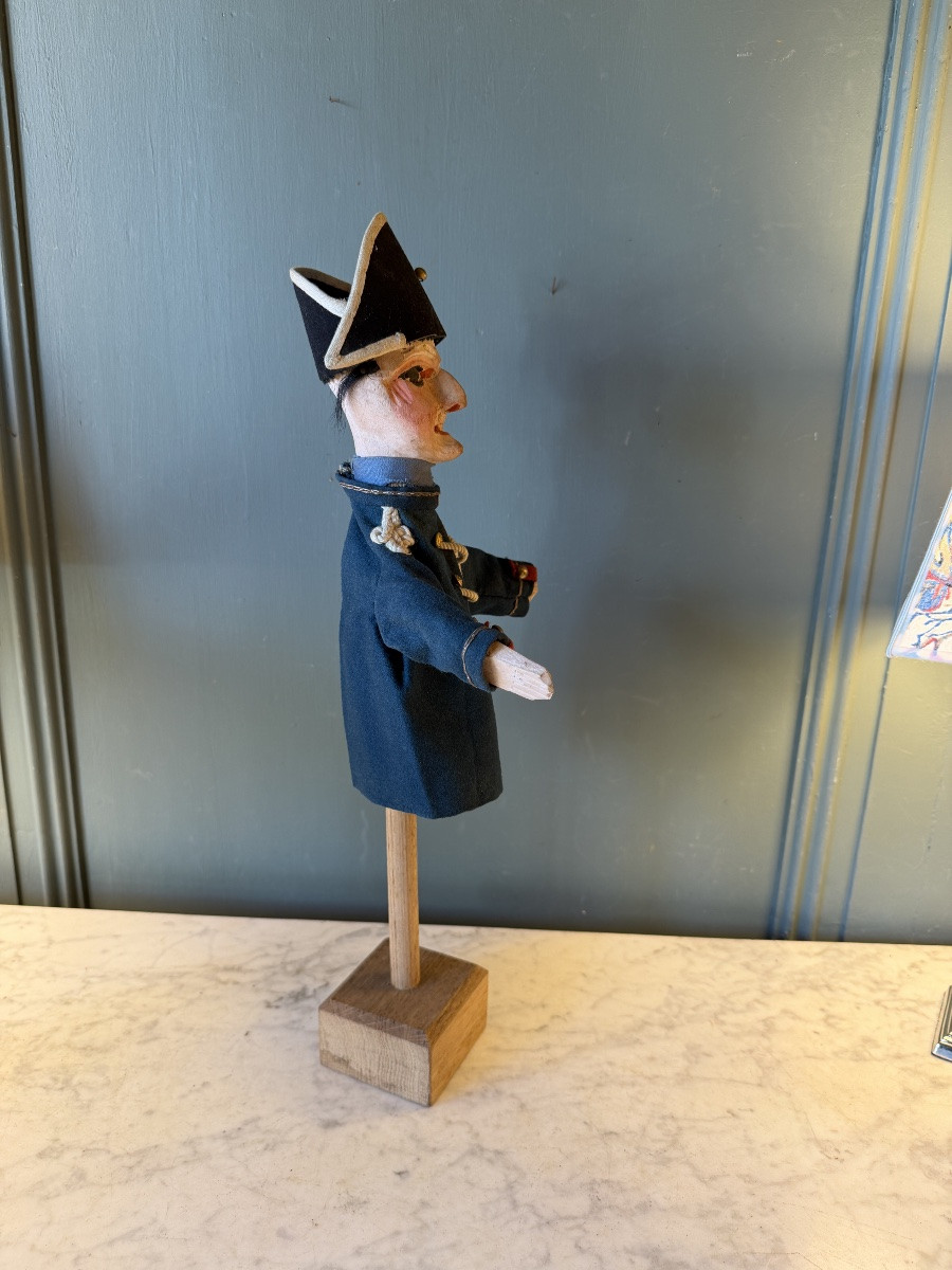 Le gendarme, Marionnette à gaine du théâtre Guignol-photo-1