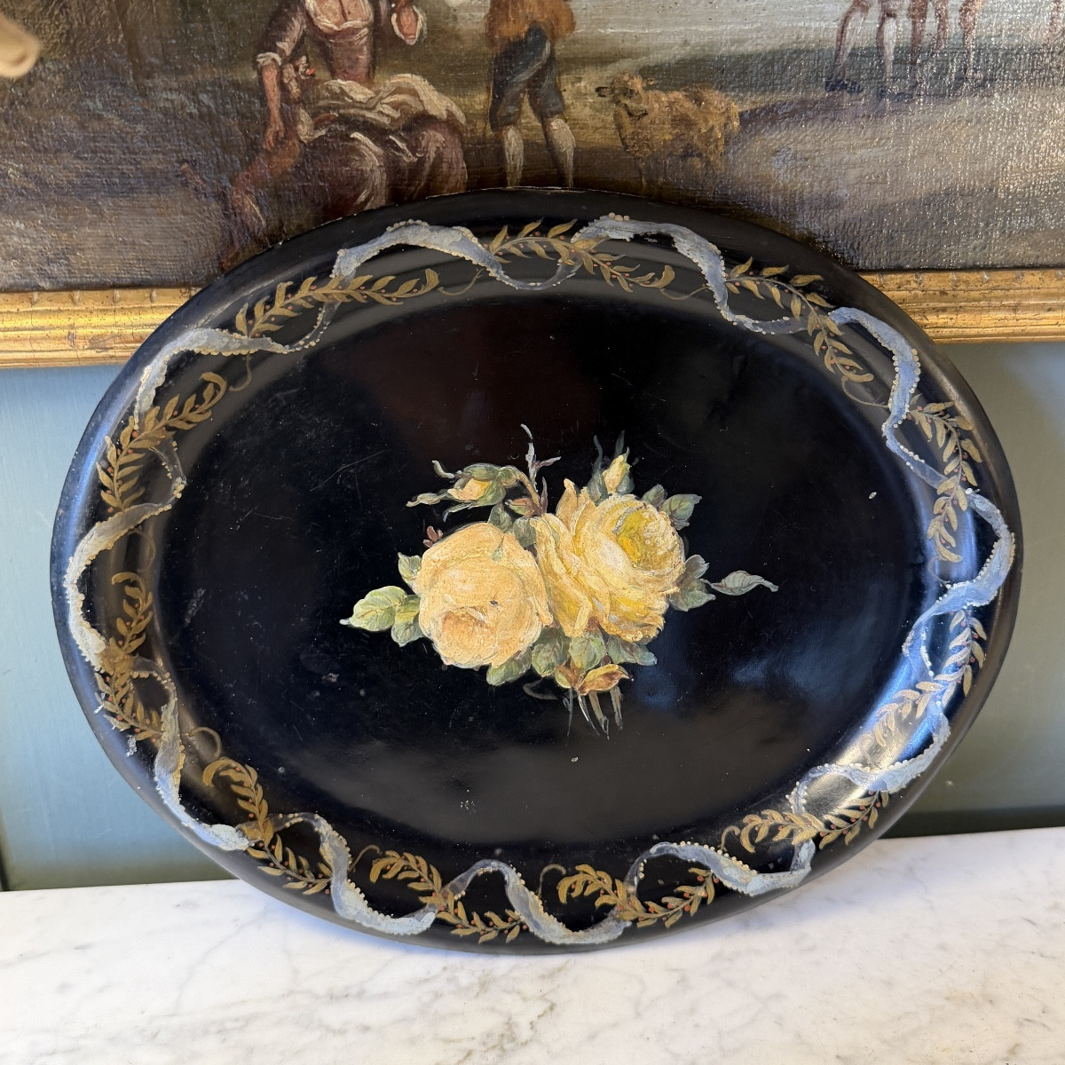 Plateau oval en tôle peinte