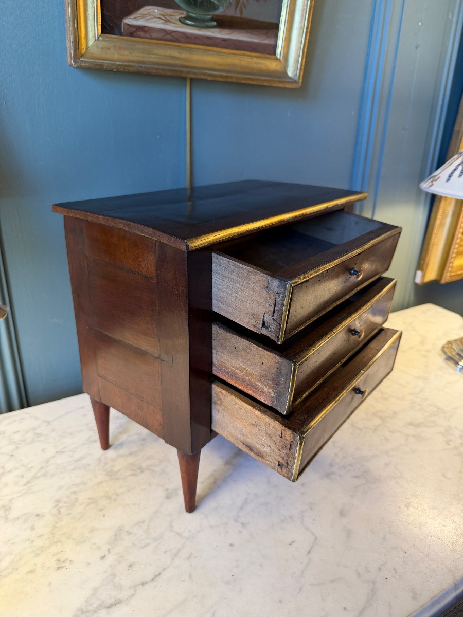 Early 19th Century Doll's Chest Of Drawers-photo-1