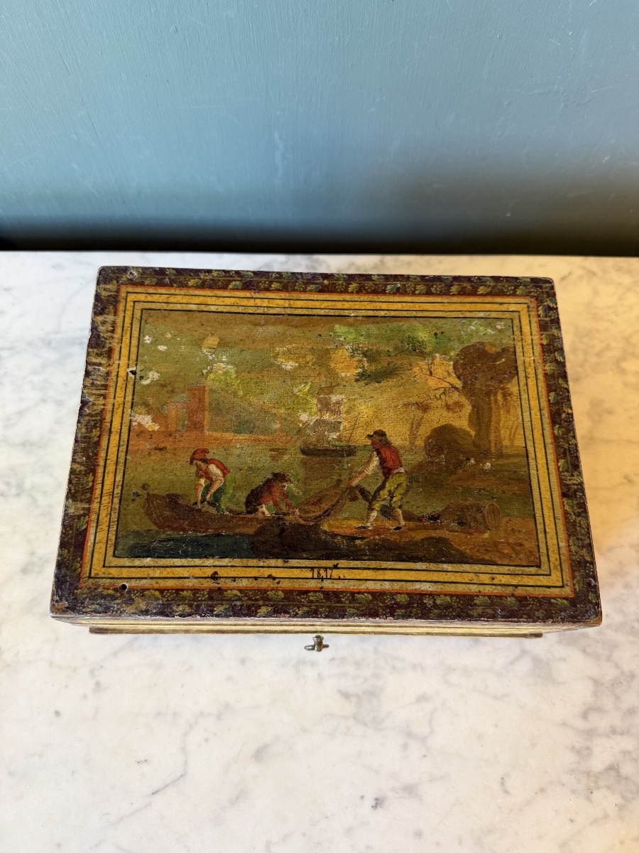 Early 19th Century Lacquered Wood Box-photo-1