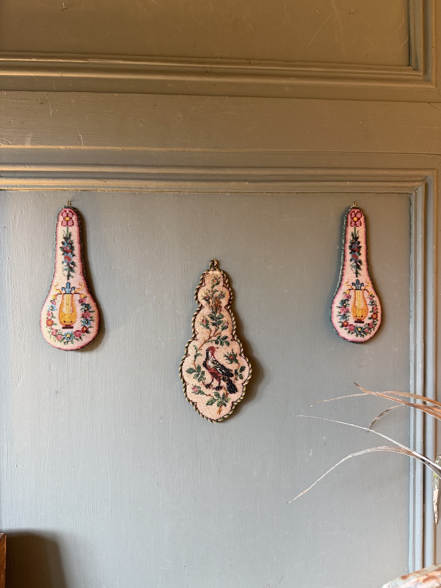 Pair Of Pearl Embroideries With Lyre Design-photo-2