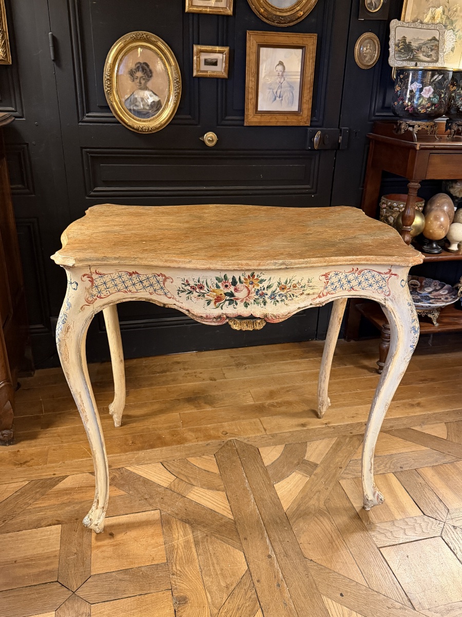 Middle Table In Lacquered Wood-photo-2