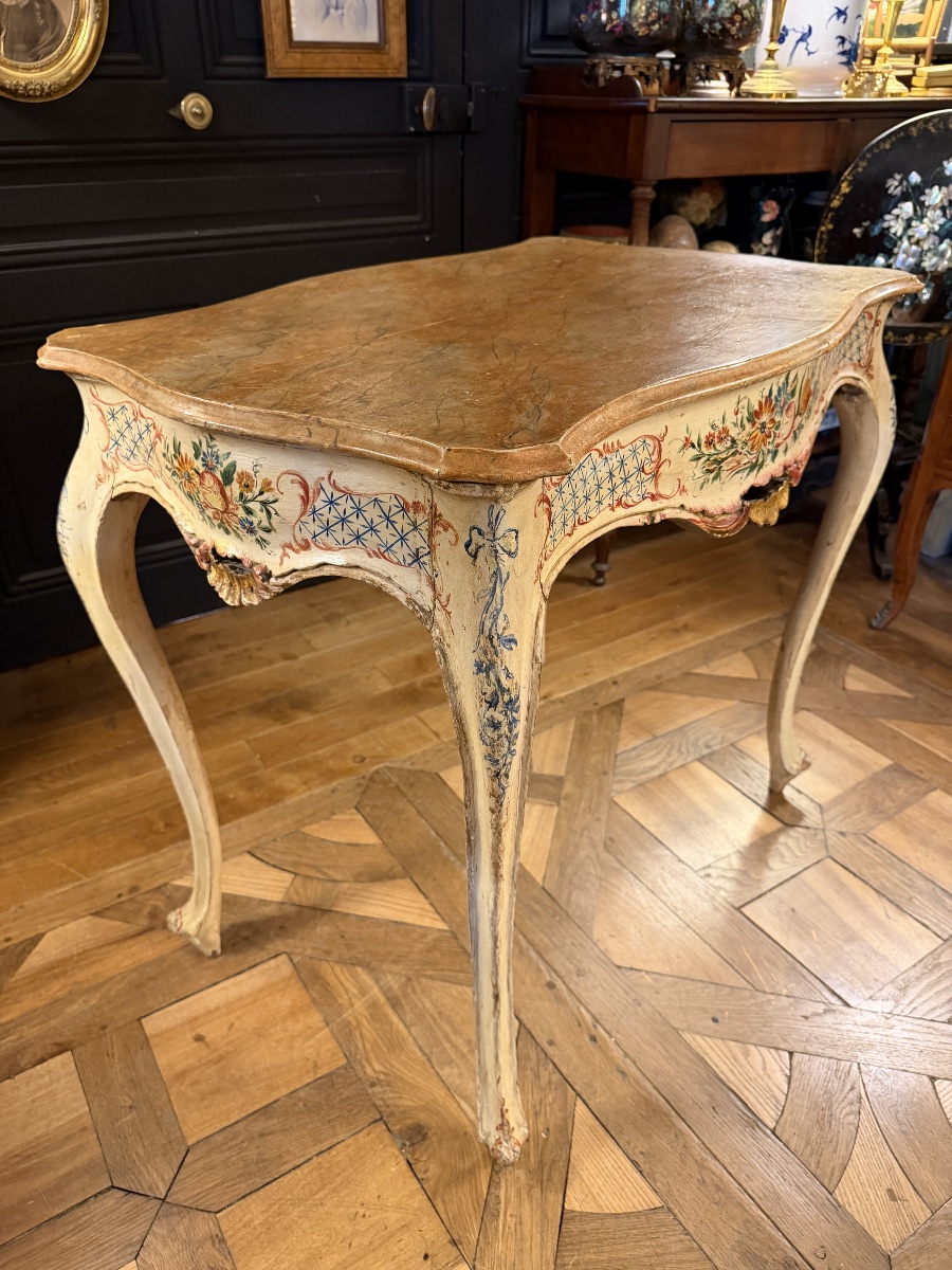 Middle Table In Lacquered Wood-photo-3