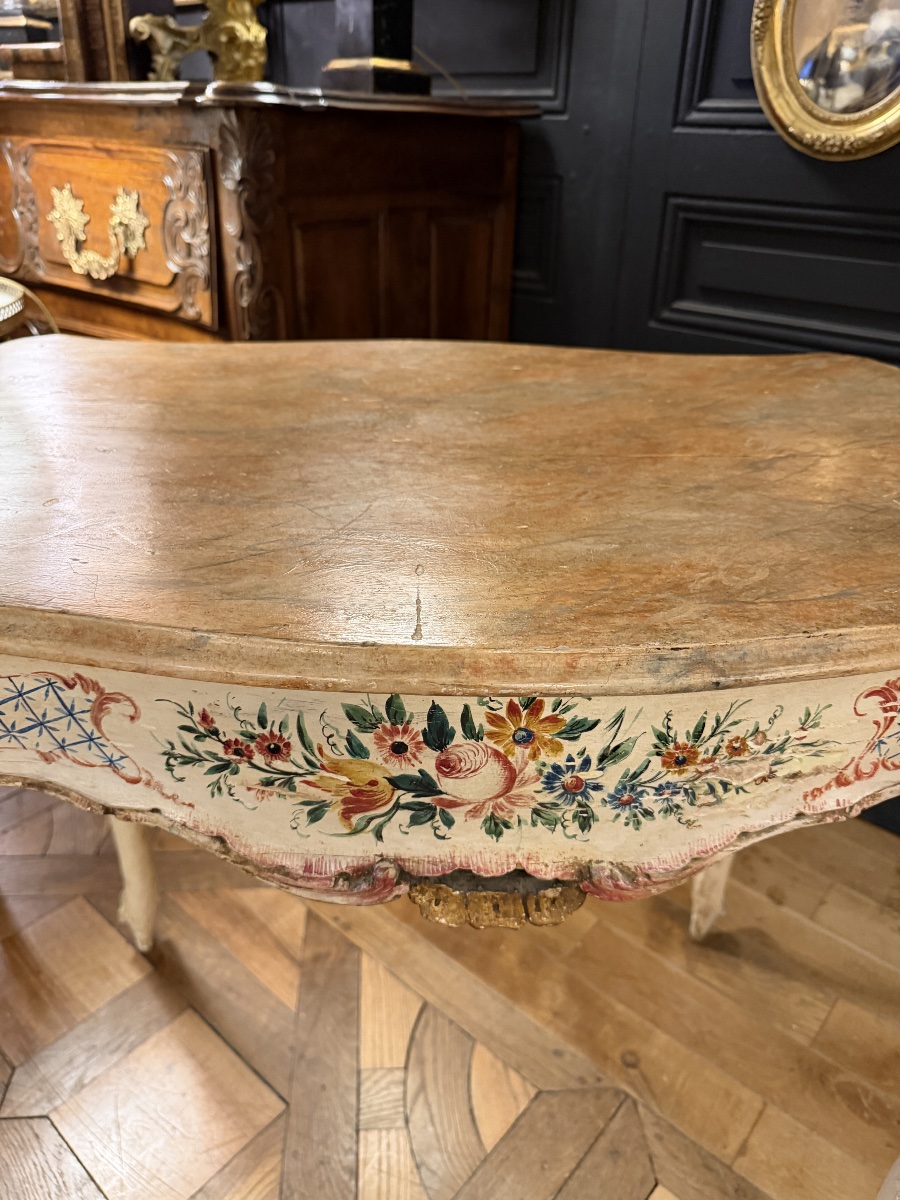 Middle Table In Lacquered Wood-photo-4