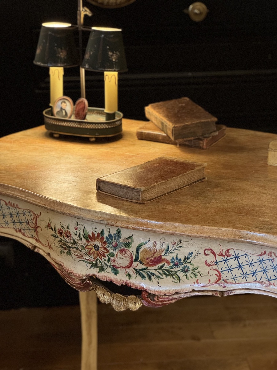 Middle Table In Lacquered Wood-photo-6