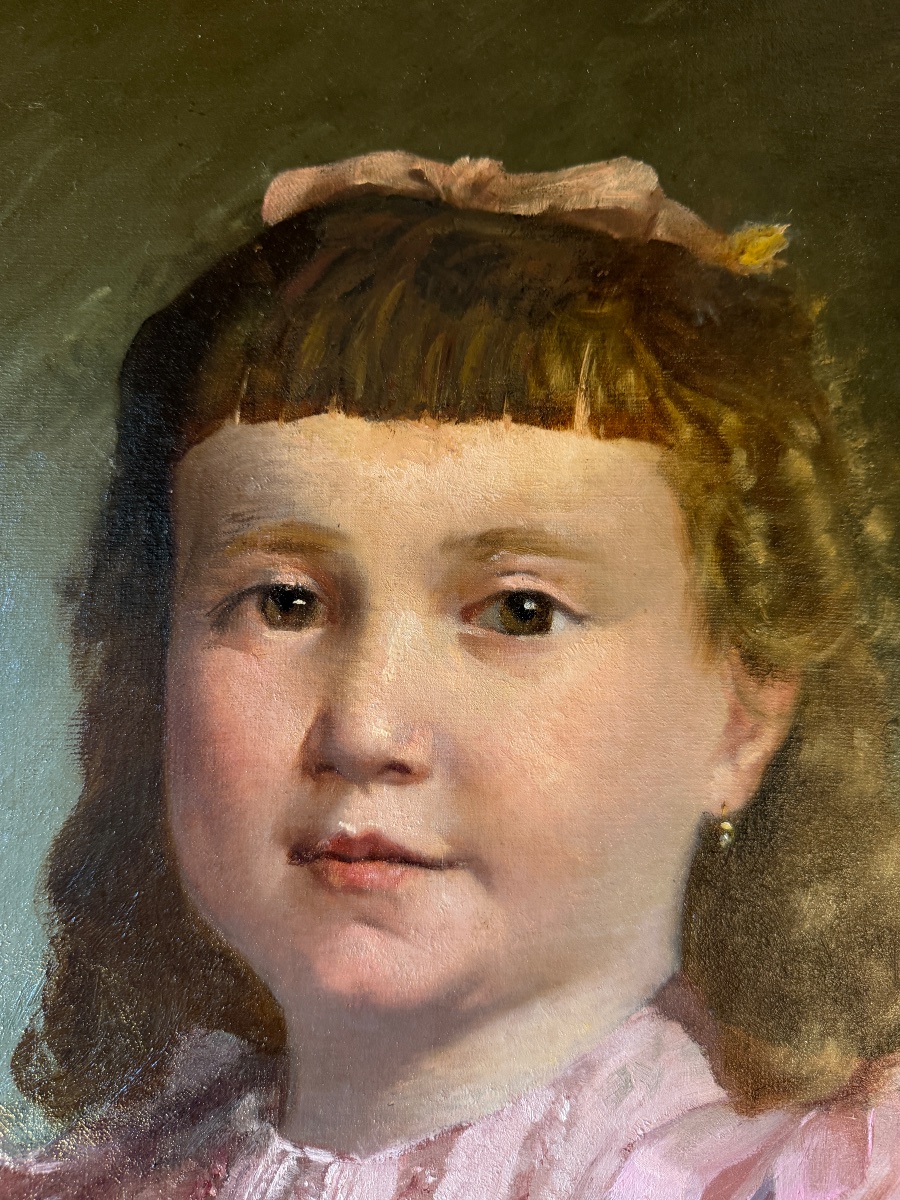 Portrait Of A Little Girl In A Pink Dress-photo-4