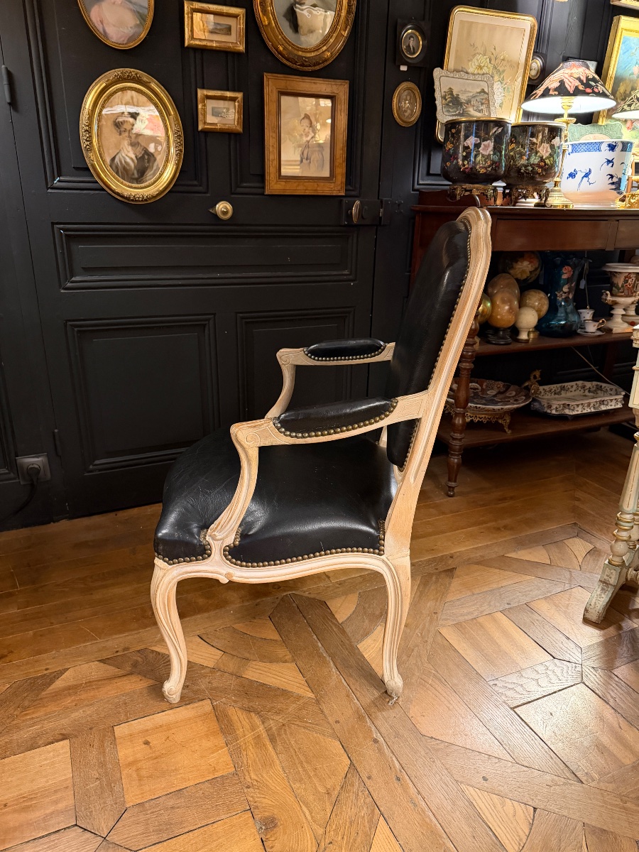 Painted Wooden Queen's Armchair-photo-2