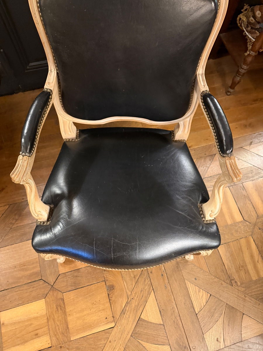 Painted Wooden Queen's Armchair-photo-2