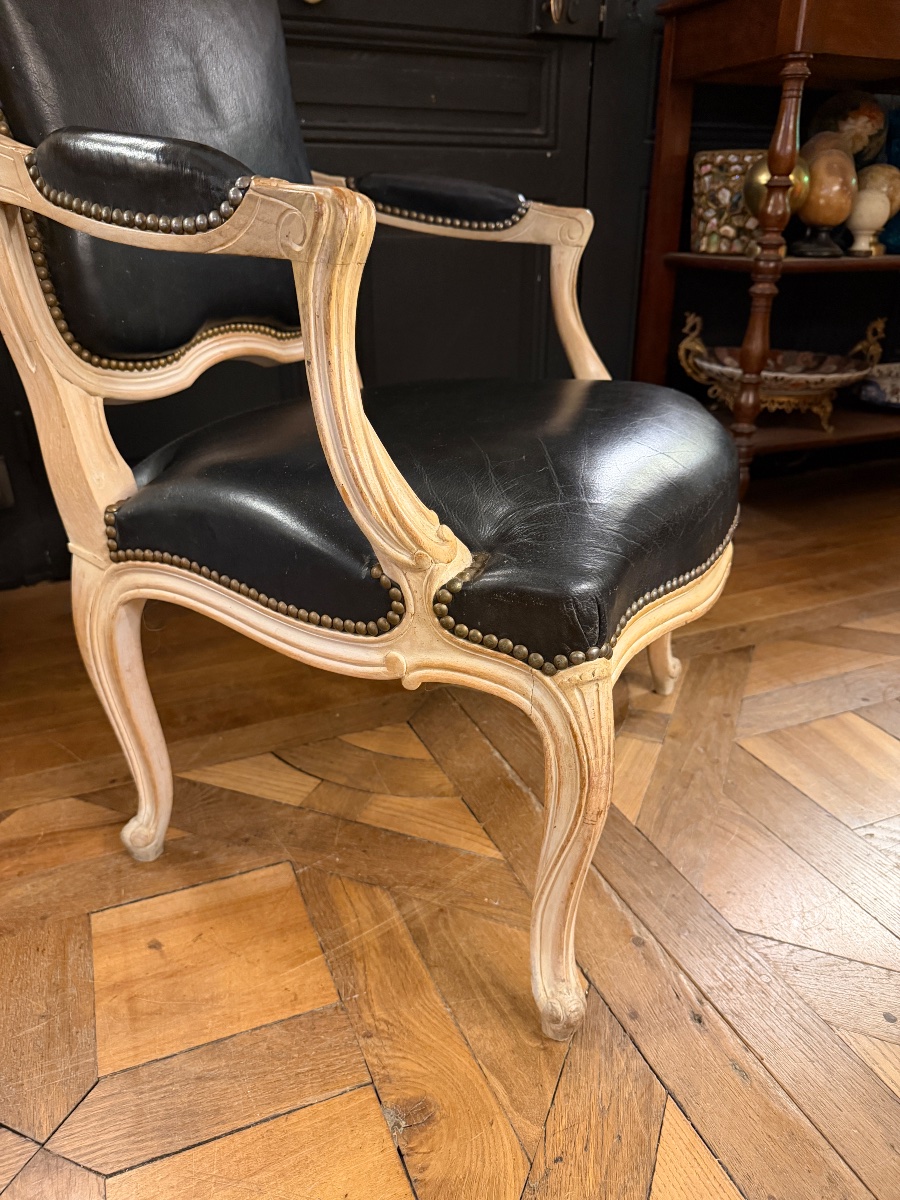 Painted Wooden Queen's Armchair-photo-3
