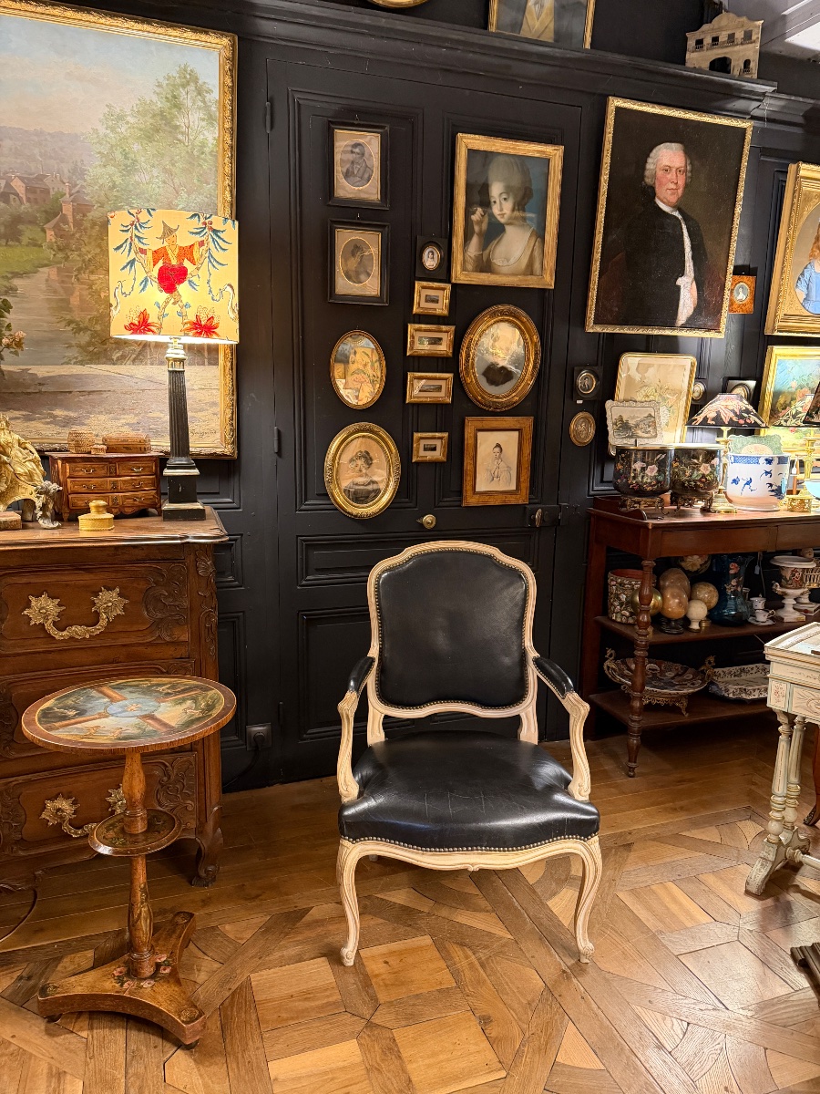 Painted Wooden Queen's Armchair-photo-7