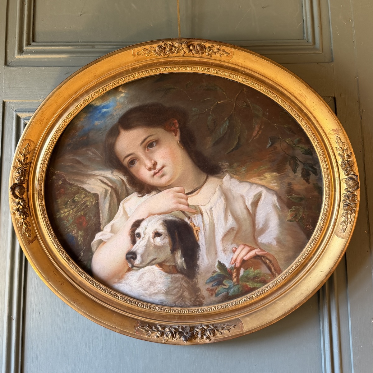 Portrait d'une jeune fille au chien, pastel XIXème d'après Cécile Berthe Lafosse