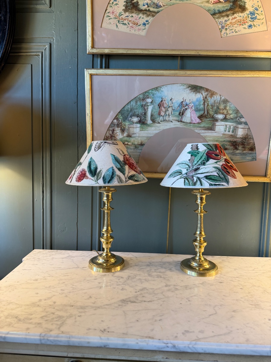 Pair Of Chiseled Bronze Lamps, Height 39 Cm-photo-1