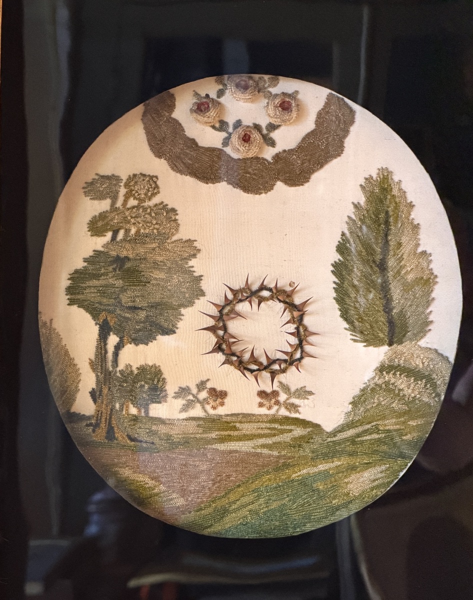 Broderie à la couronne d'épine du Christ XIXème-photo-4