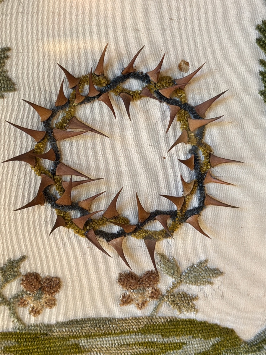 Broderie à la couronne d'épine du Christ XIXème-photo-1