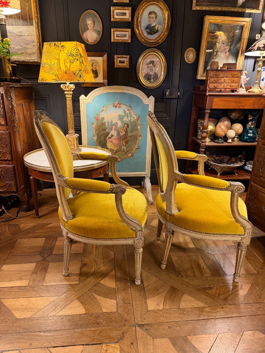 Paire de fauteuils cabriolets en bois peint-photo-2