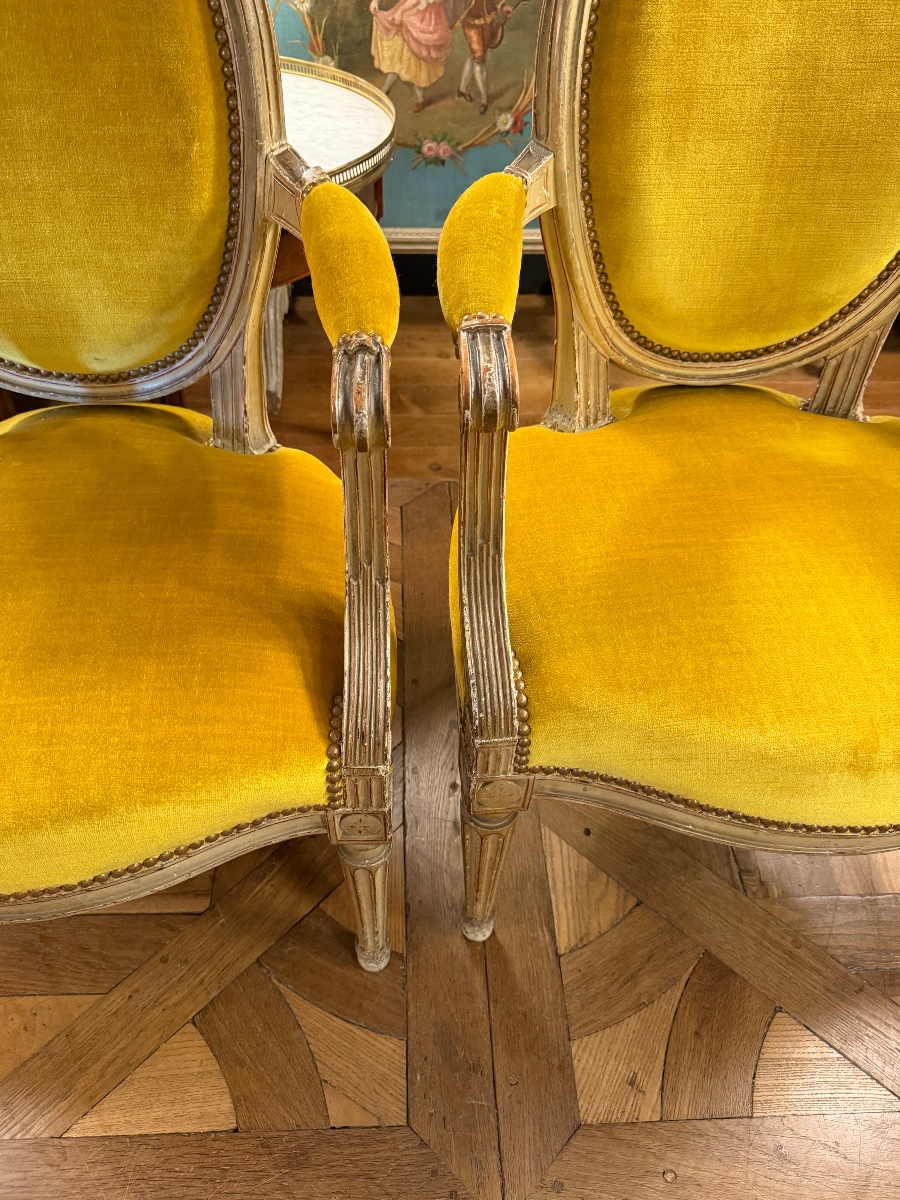 Paire de fauteuils cabriolets en bois peint-photo-5