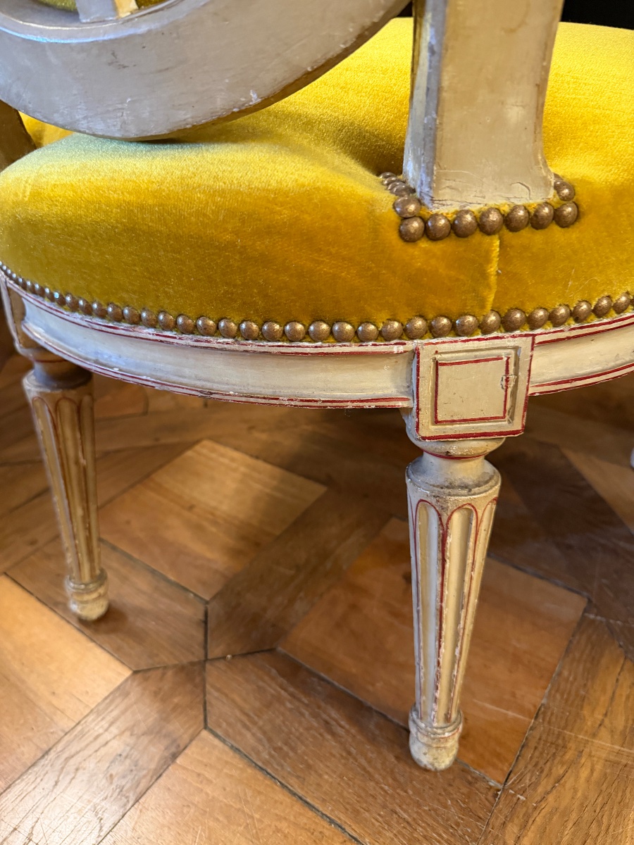 Paire de fauteuils cabriolets en bois peint-photo-6
