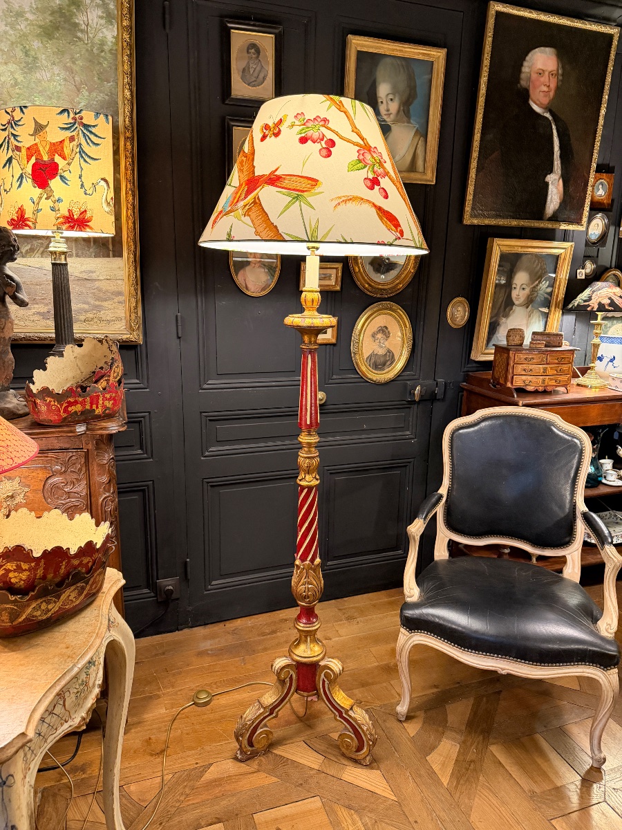 Lampadaire tripode en bois peint, Hauteur 183 cm-photo-2