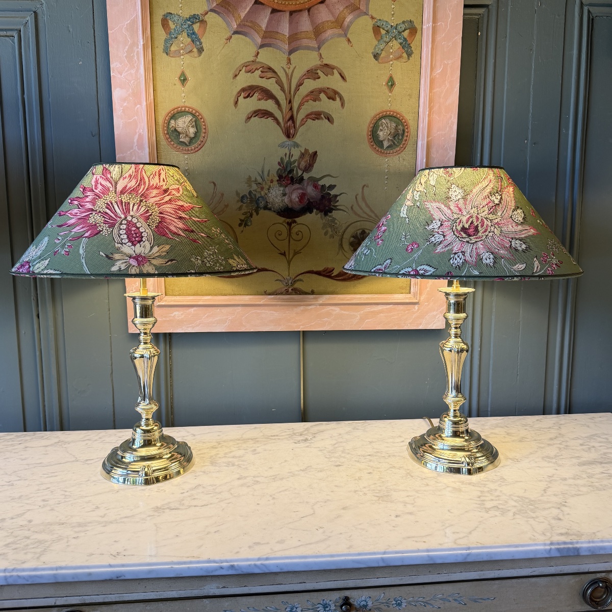 Paire de lampes en bronze poli, Hauteur 46,5 cm