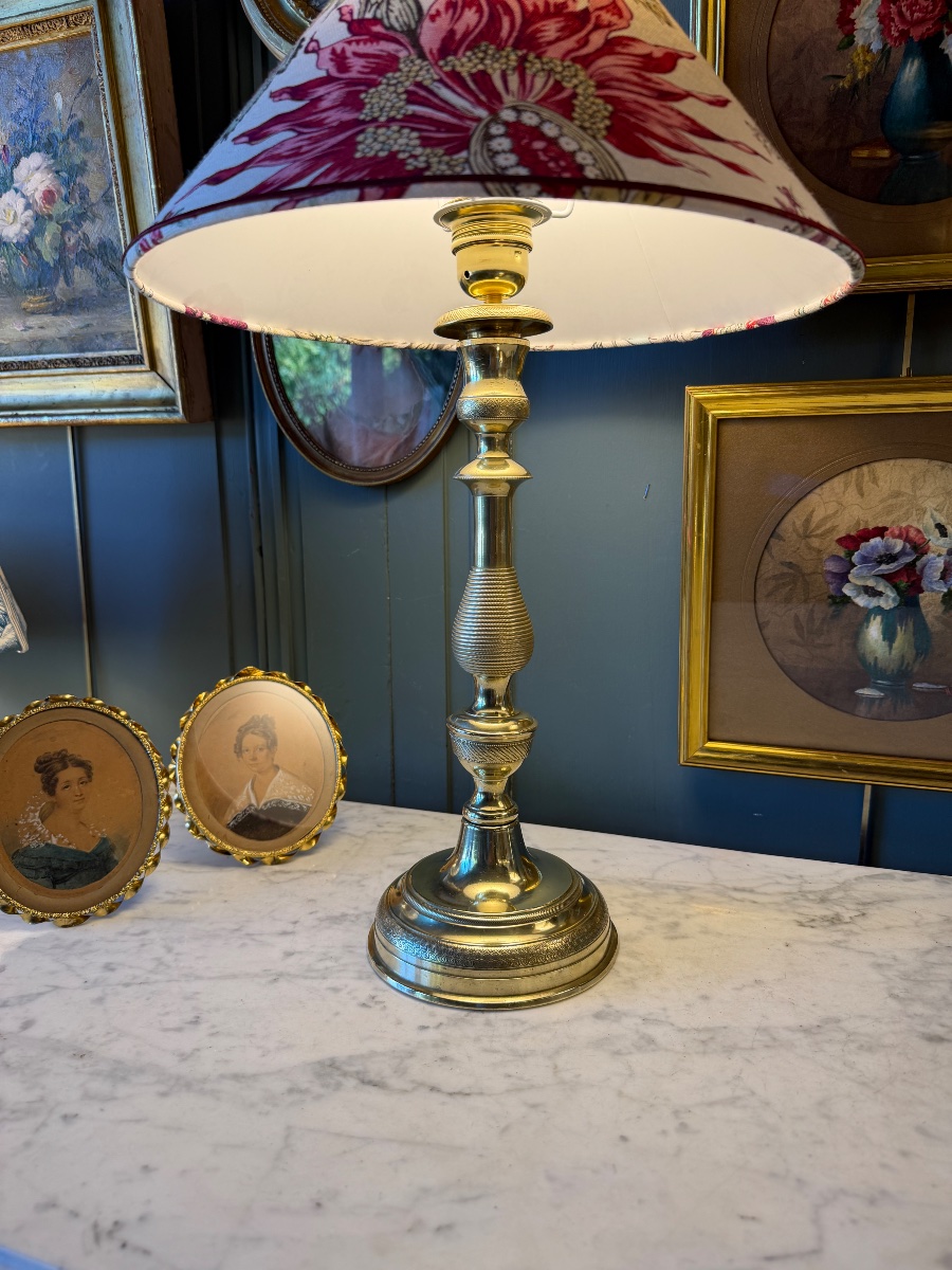 Grande lampe en bronze ciselé XIXème, Hauteur 51 cm-photo-3