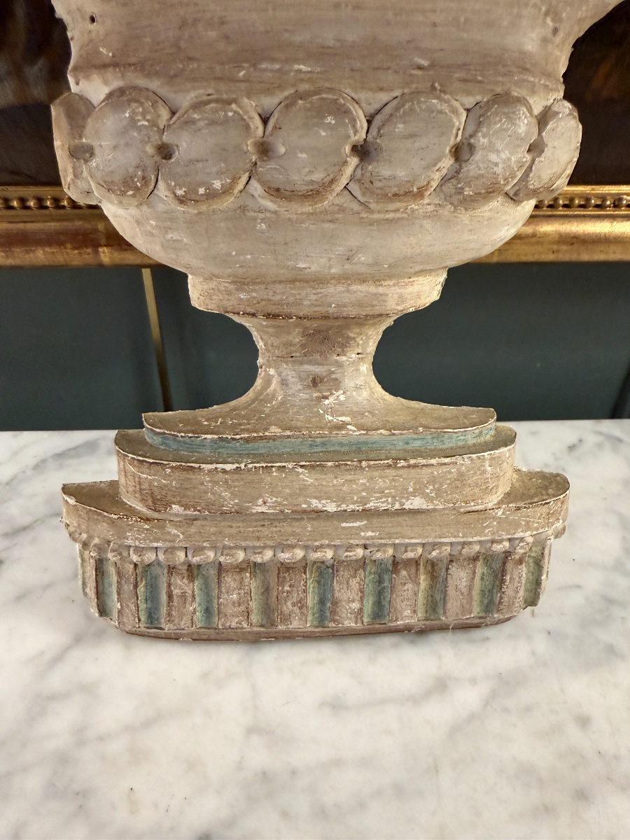 Painted And Carved Wooden Medici Vase, Decorative Piece-photo-1