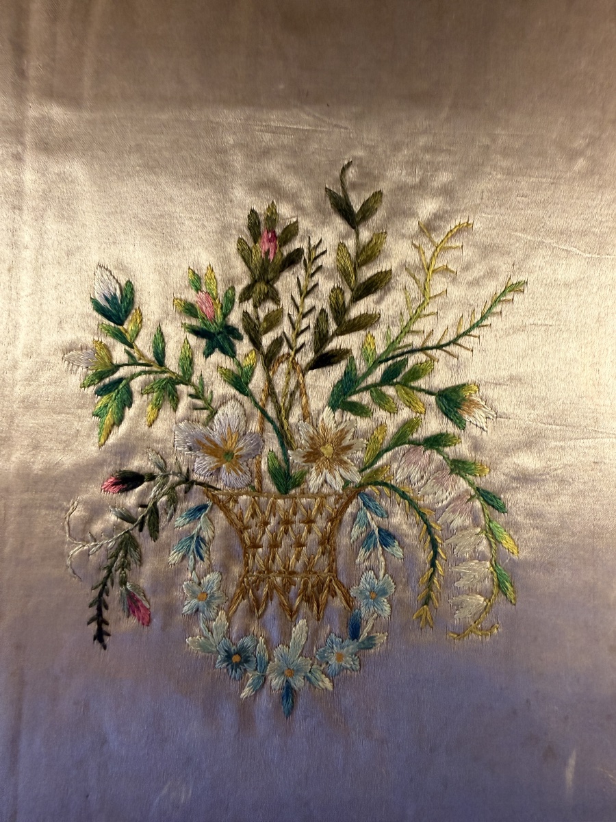 Broderie sur soie à décor floral XIXème-photo-4