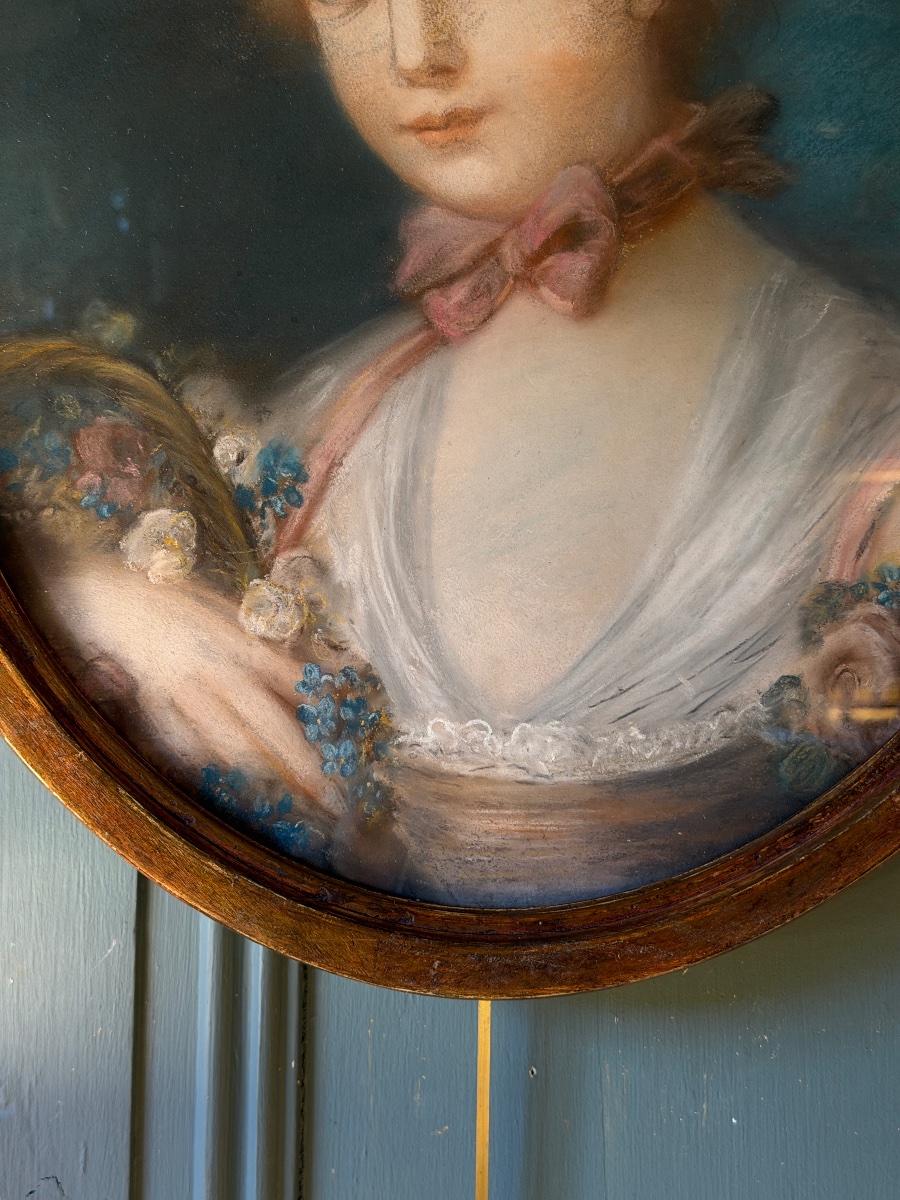 Portrait ovale d'une jeune femme, pastel fin XVIIIème, n°1-photo-3