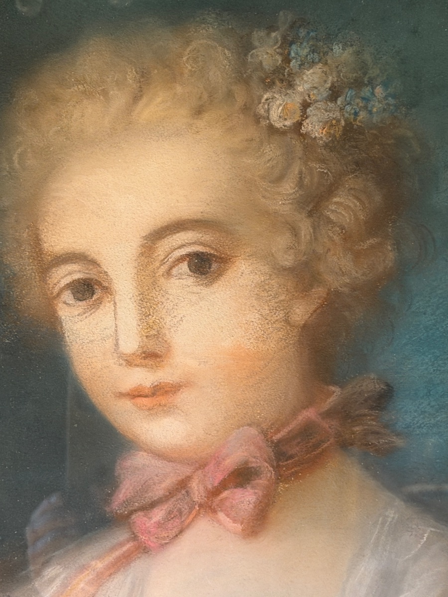 Portrait ovale d'une jeune femme, pastel fin XVIIIème, n°1-photo-4