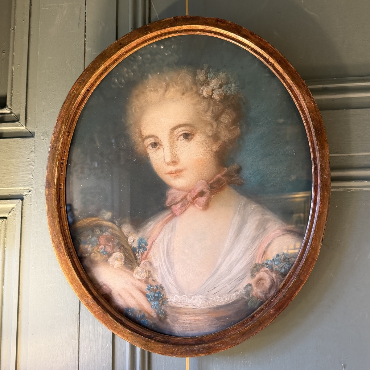 Portrait ovale d'une jeune femme, pastel fin XVIIIème, n°1