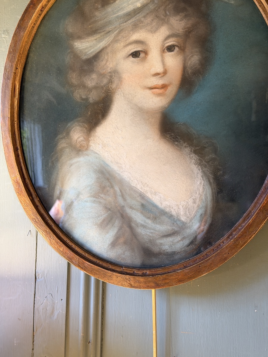 Portrait d'une jeune femme, pastel fin XVIIIème, n°2-photo-1