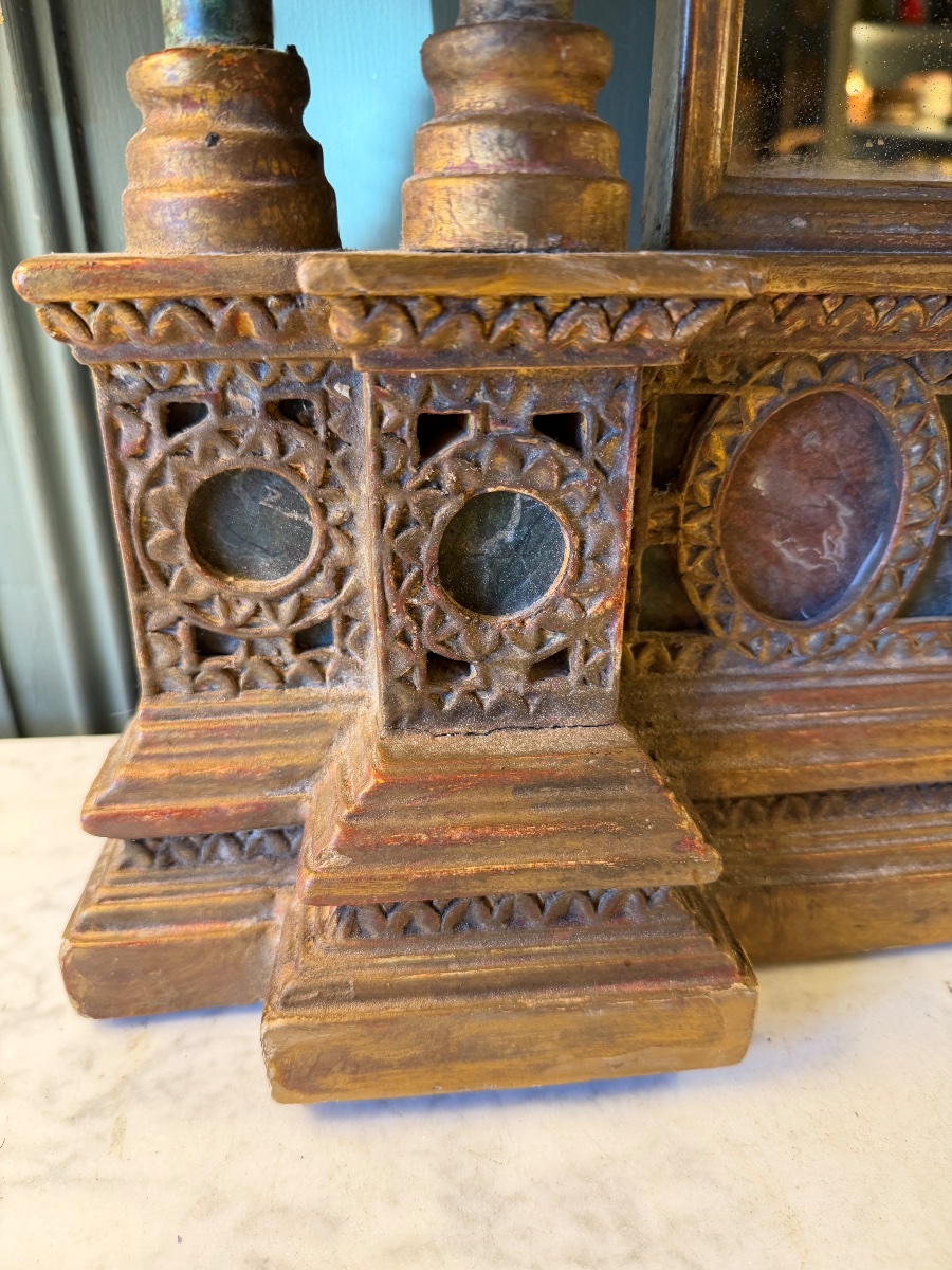 Architectural Mirror With A Pediment And Freestanding Columns Made Of Painted And Gilded Wood-photo-3