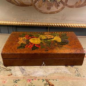 Quadrille Box In Painted Wood With Floral Decor