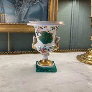 Petit Vase Médicis En Porcelaine De Paris XIXème