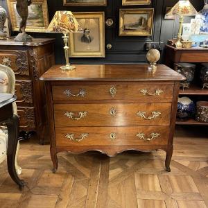 Petite Commode en noyer 18ème