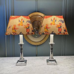 Paire de lampes en métal argenté style Louis XVI, Hauteur 44 cm
