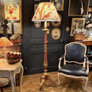 Lampadaire tripode en bois peint, Hauteur 183 cm
