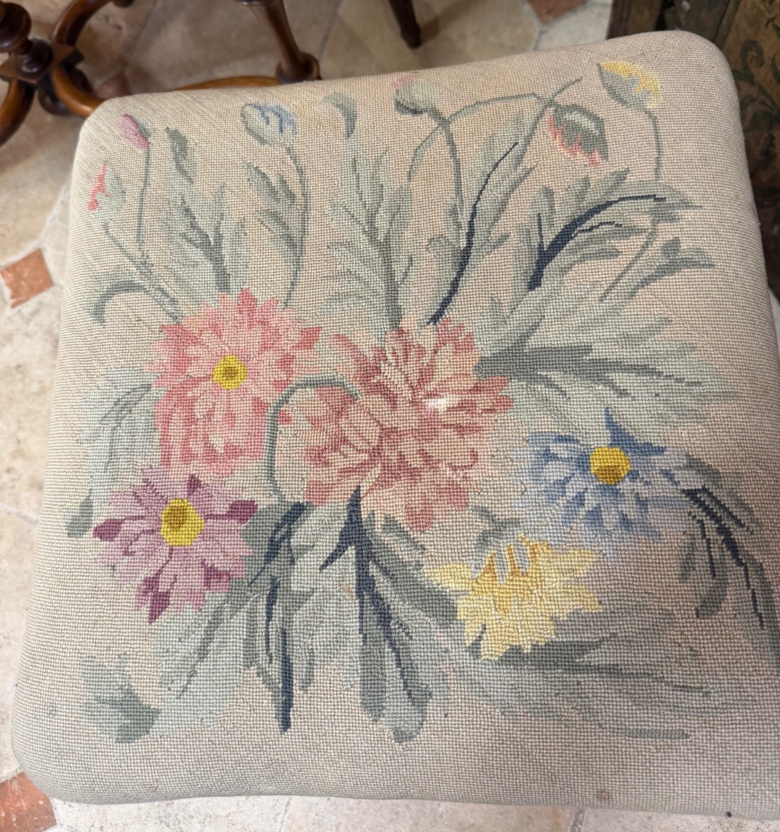 Louis XV Stool -photo-1