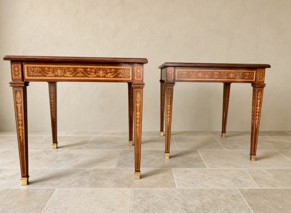 Tables basses Louis XVI (1 paire)